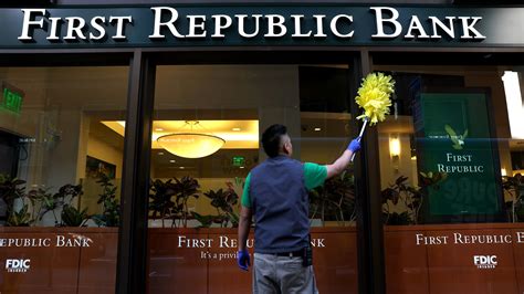 JPMorgan Chase to buy troubled First Republic Bank